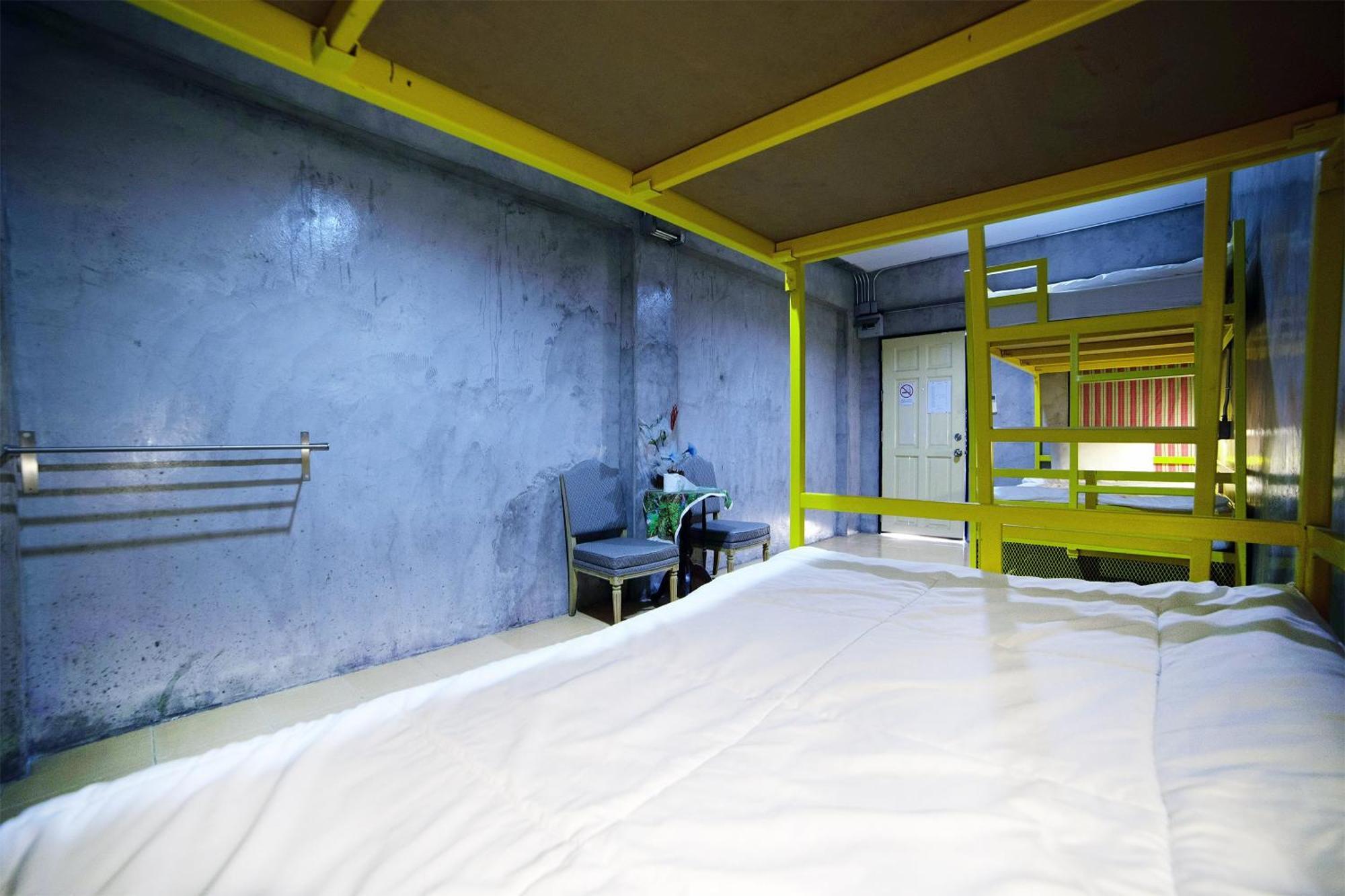 Oyo 560 Chang Hostel Suvarnabhumi Bangkok Exteriör bild