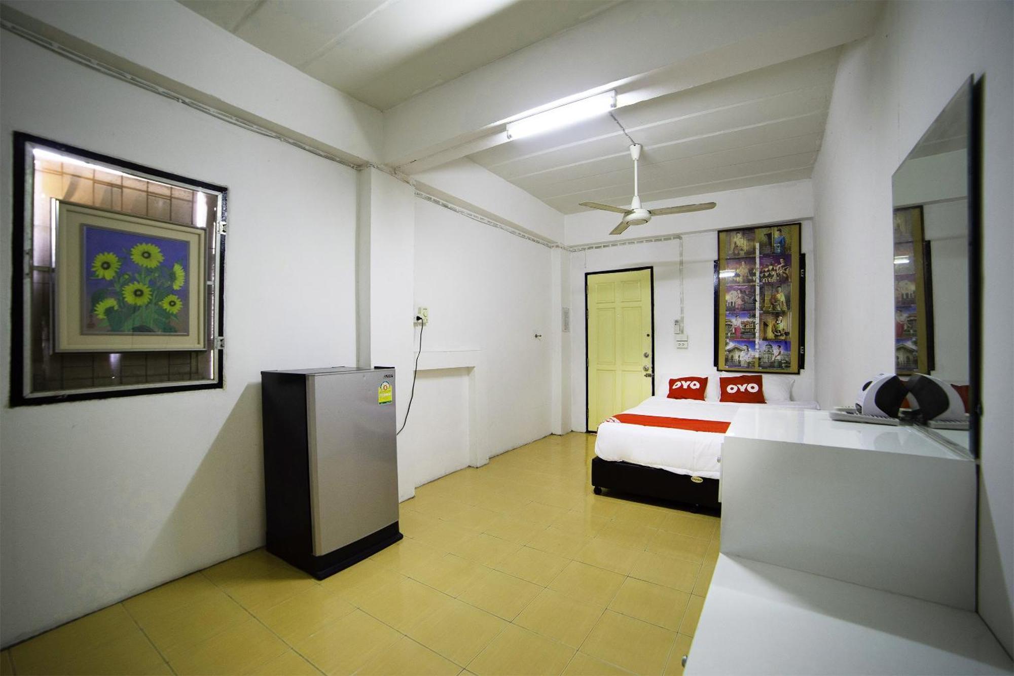 Oyo 560 Chang Hostel Suvarnabhumi Bangkok Exteriör bild