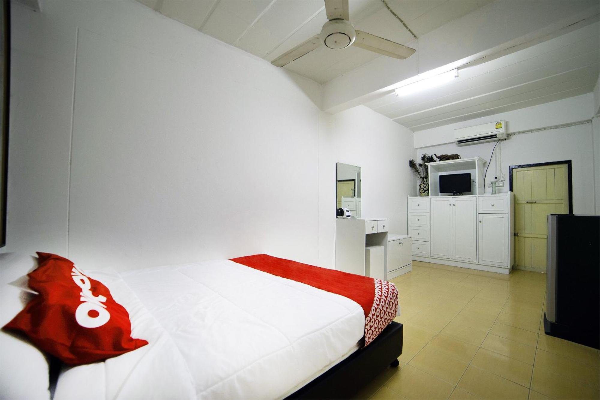 Oyo 560 Chang Hostel Suvarnabhumi Bangkok Exteriör bild