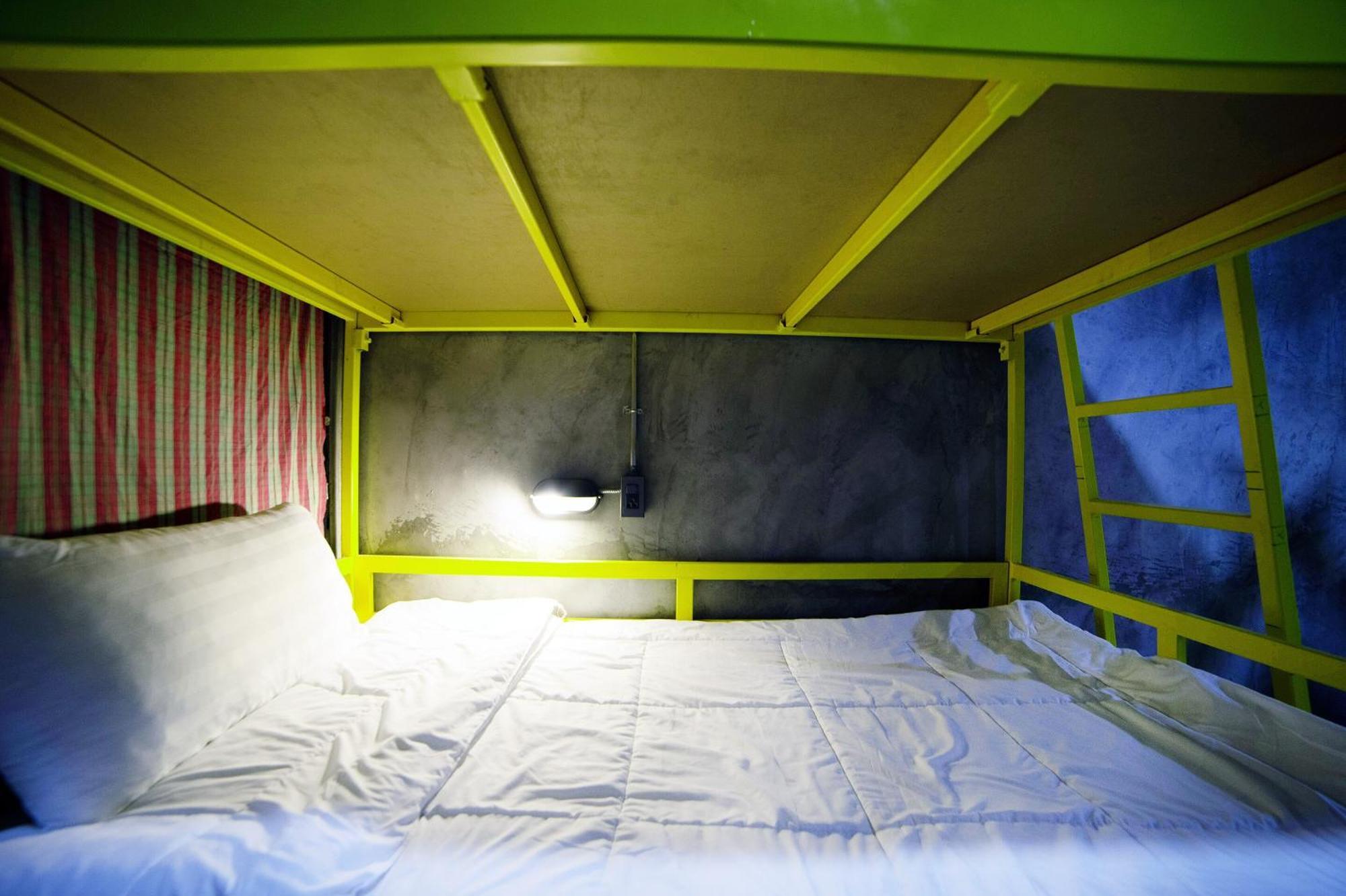 Oyo 560 Chang Hostel Suvarnabhumi Bangkok Exteriör bild