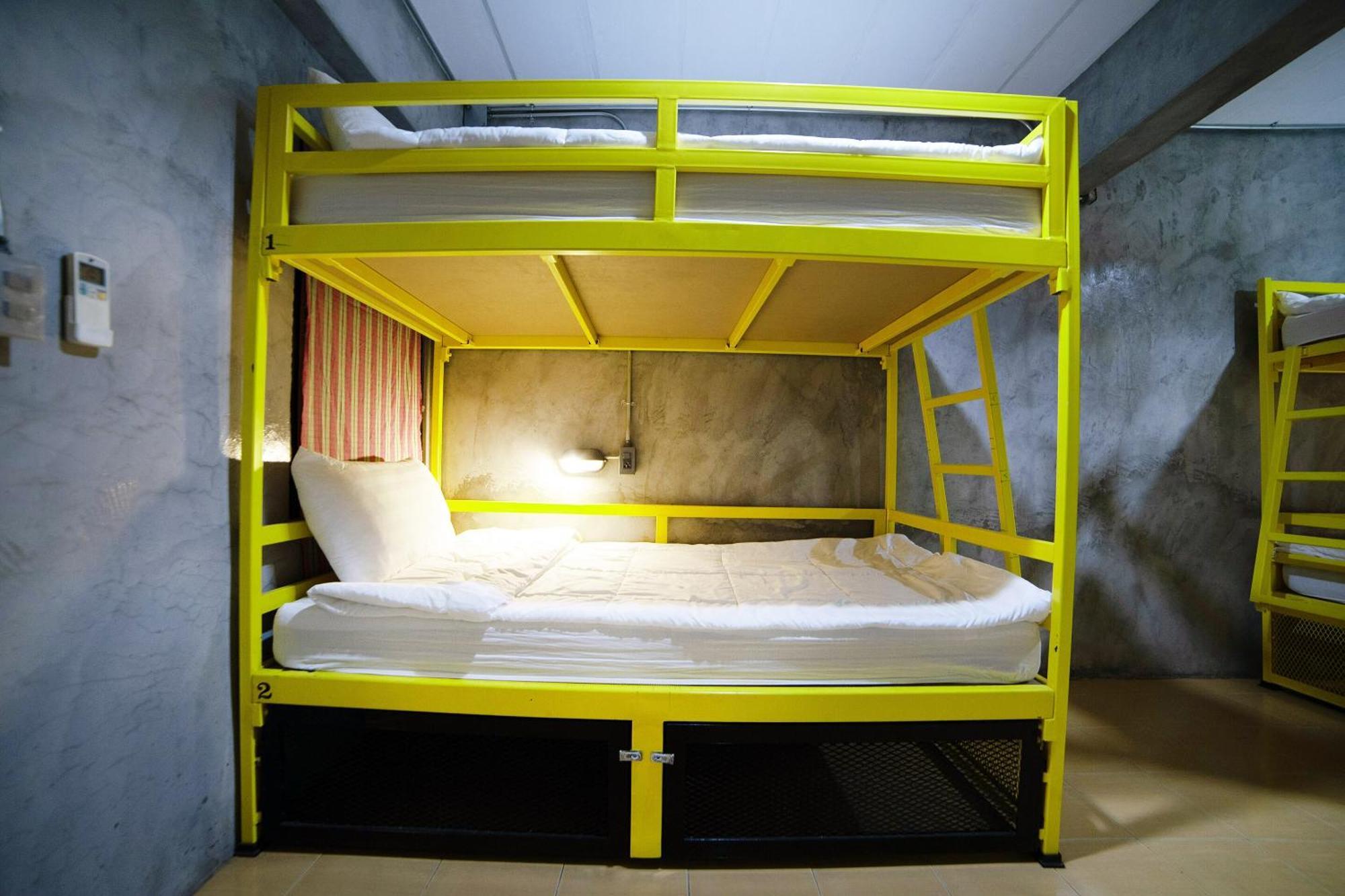 Oyo 560 Chang Hostel Suvarnabhumi Bangkok Exteriör bild