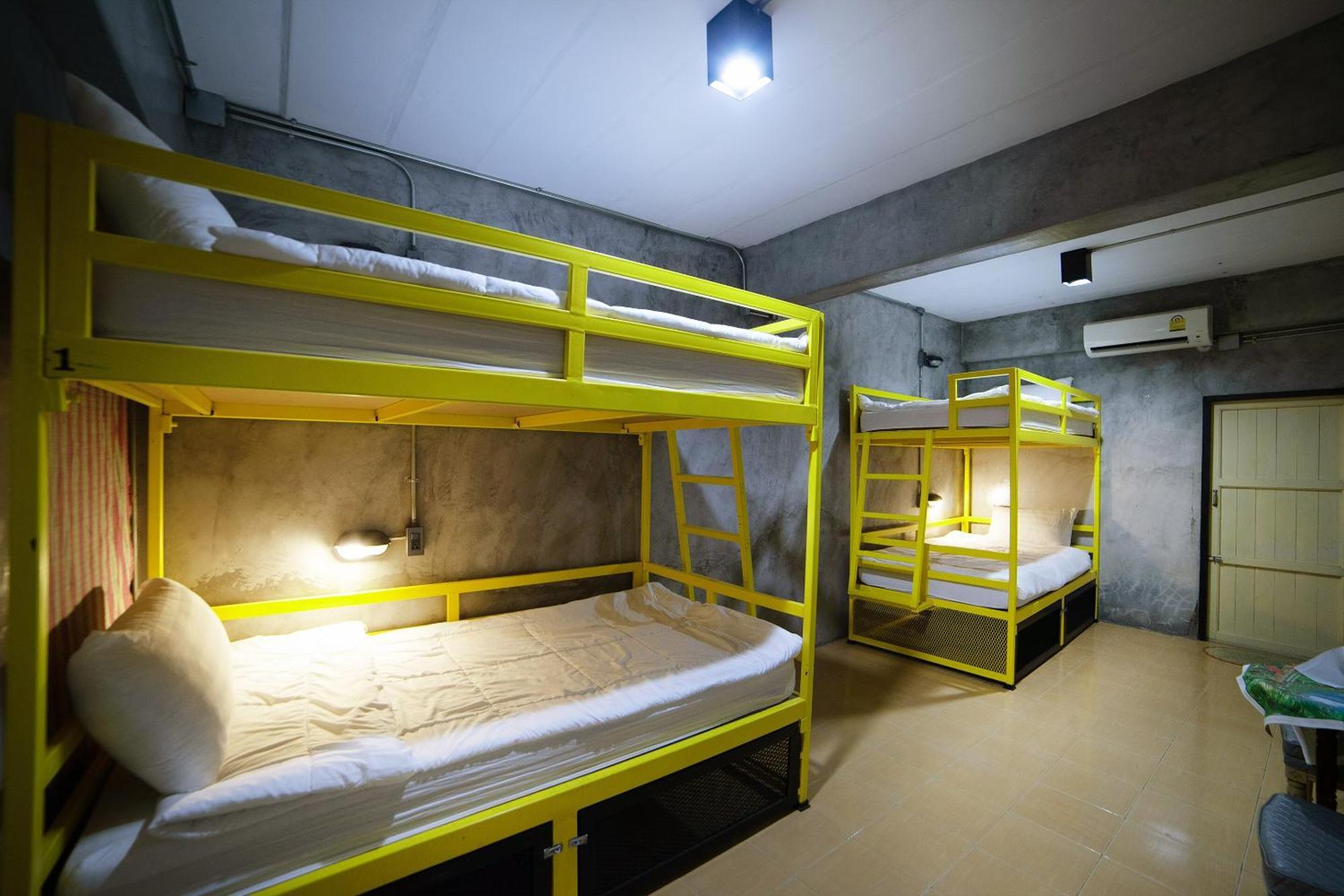 Oyo 560 Chang Hostel Suvarnabhumi Bangkok Exteriör bild